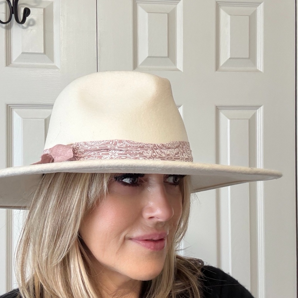 Anthropologie cream wool wide brim hat with pink paisley band/BoHo